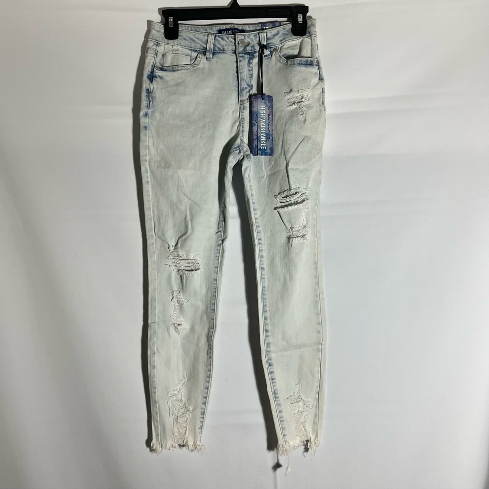Light wash ankle denim jeans